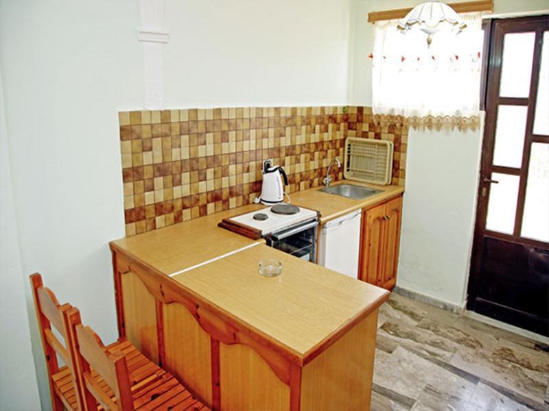 Makis Studios Benitses  Luaran gambar